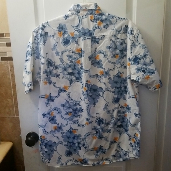 Quiksilver, Size - L, Color - White with blue and yellow flower pattern - Picture 3 of 10